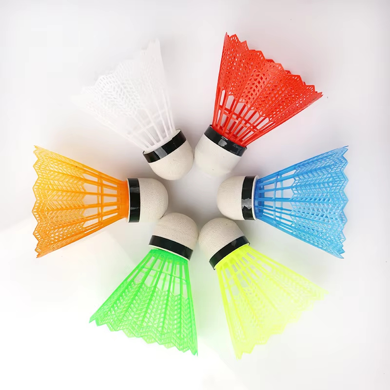12 قطعة من كرات الريشة الطائرة - مراجعة Badminton Event وسعره